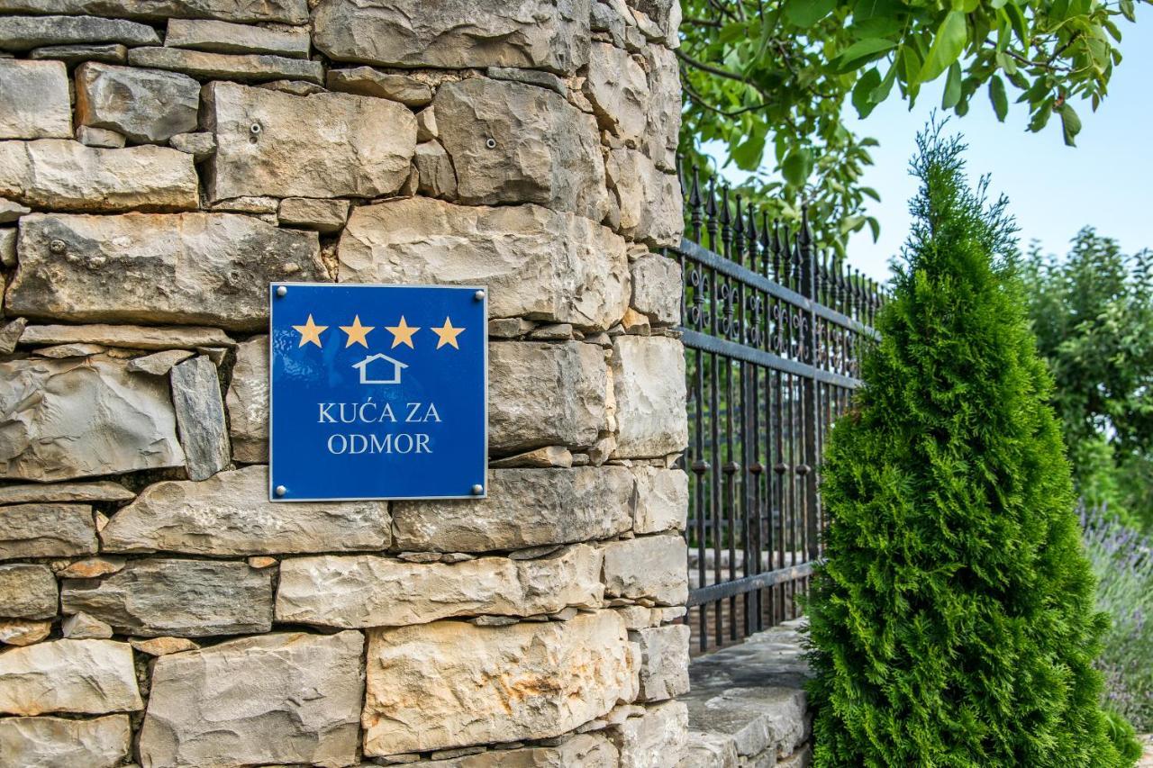 Villa Maria Oprtalj Exteriör bild