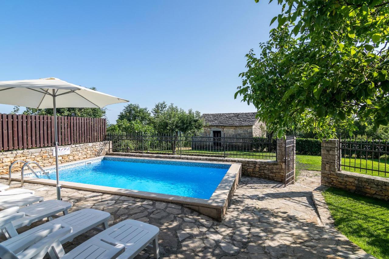 Villa Maria Oprtalj Exteriör bild